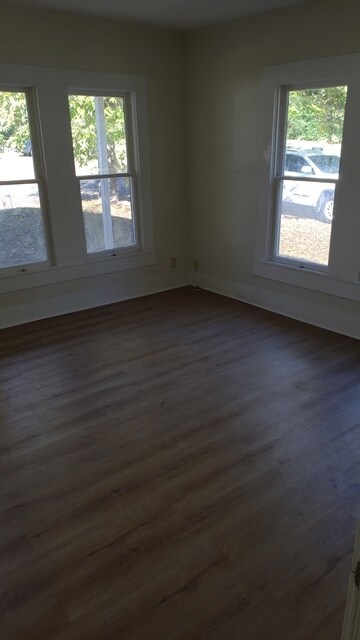 Building Photo - 502 E Abbey St