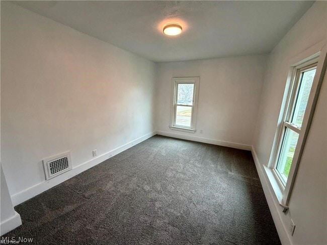 Building Photo - 338 N Wooster Ave