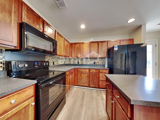 Building Photo - 1100 Briar Rose Ln