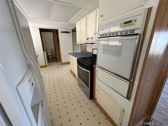 Building Photo - 28205 El Toro Rd