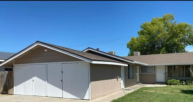 Primary Photo - 1547 Truman Dr