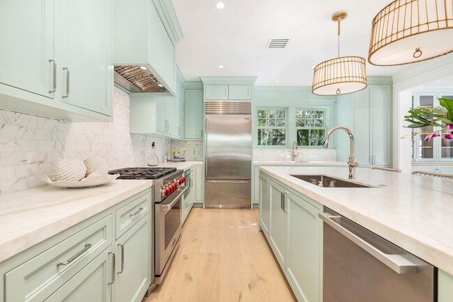 Building Photo - 142 Seabreeze Ave