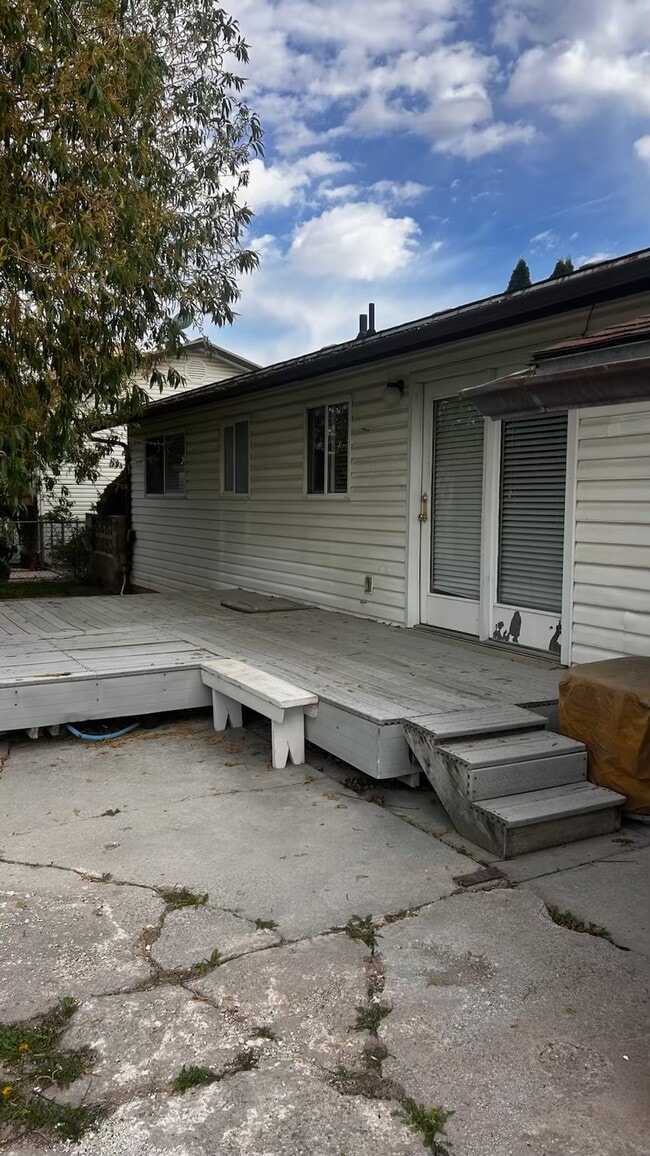 Building Photo - 531 W 660 S