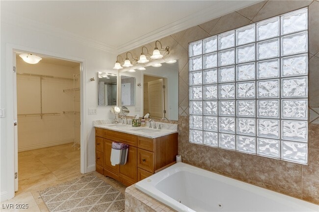 Building Photo - 2121 Rosanna St