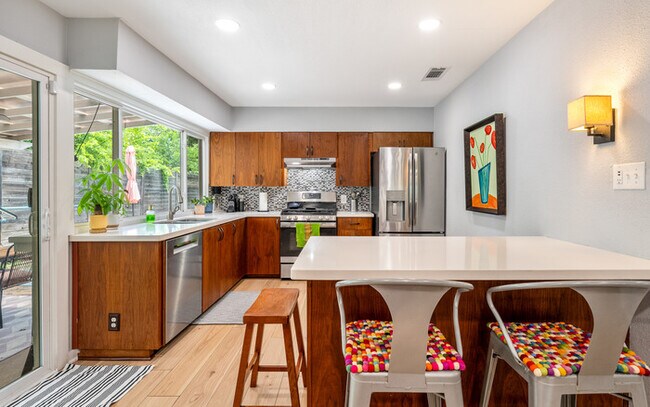 Building Photo - Fully Furnished South Austin Gem with Pool & Outdoors Entertainment