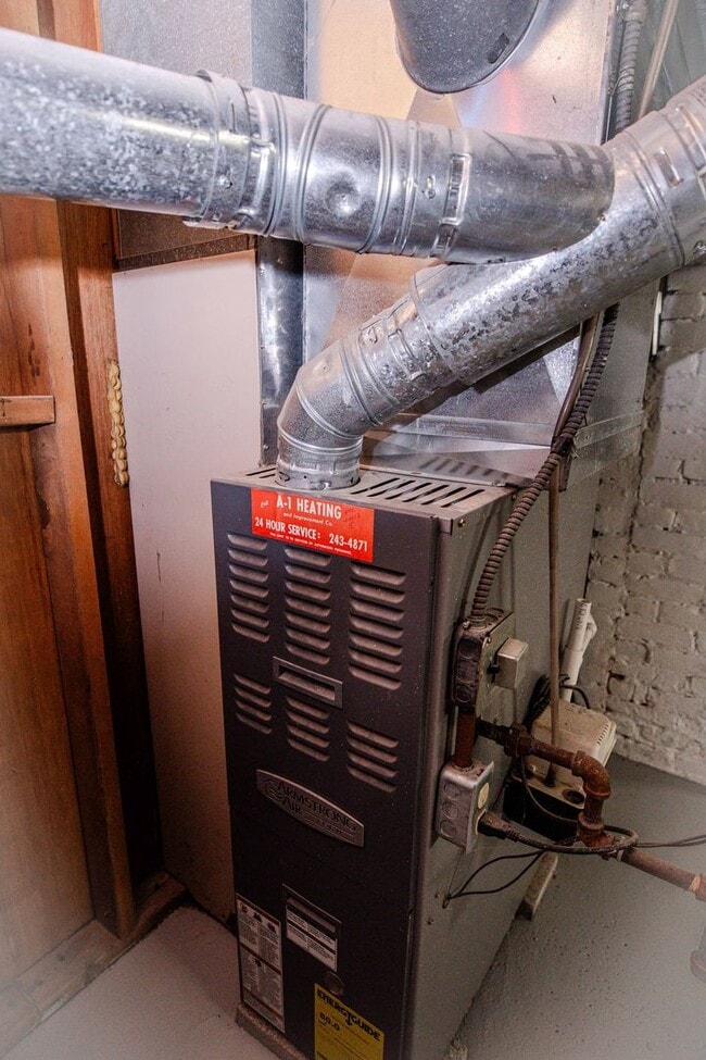 Building Photo - Very Spacious Four Bedroom Home For Rent!