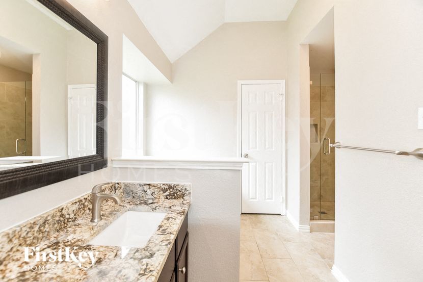 Building Photo - 1809 Pecan View Dr