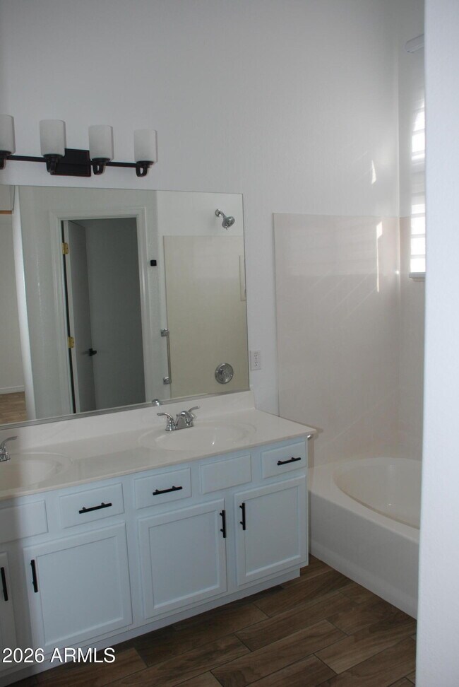 Building Photo - 249 W Grovers Ave