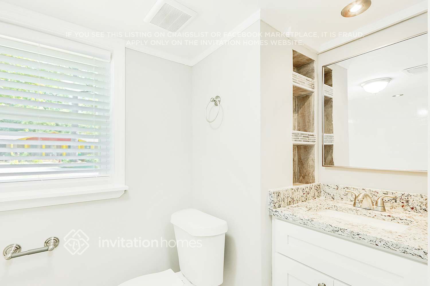 Building Photo - 808 Parkstone Dr