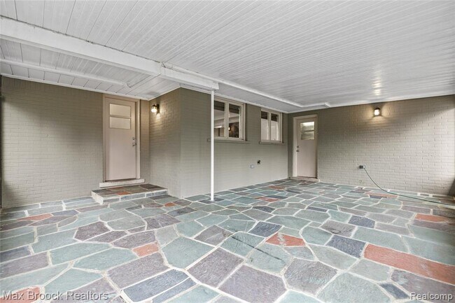 Building Photo - 3988 Lakeland Ln