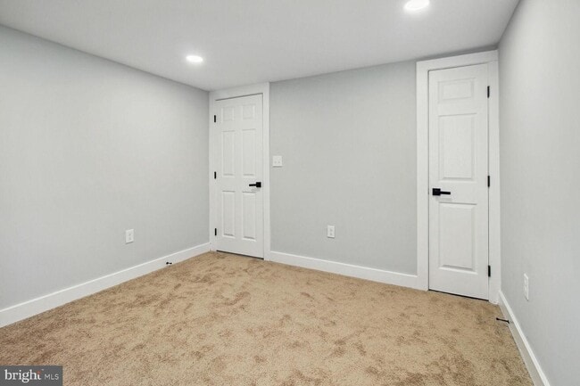 Building Photo - 10 Wendslow Rd