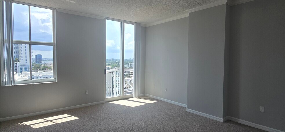 Building Photo - 255 Evernia St
