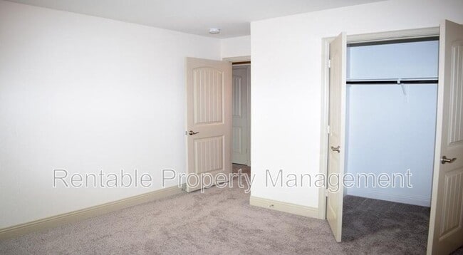 Building Photo - 1247 Wiltshire Dr