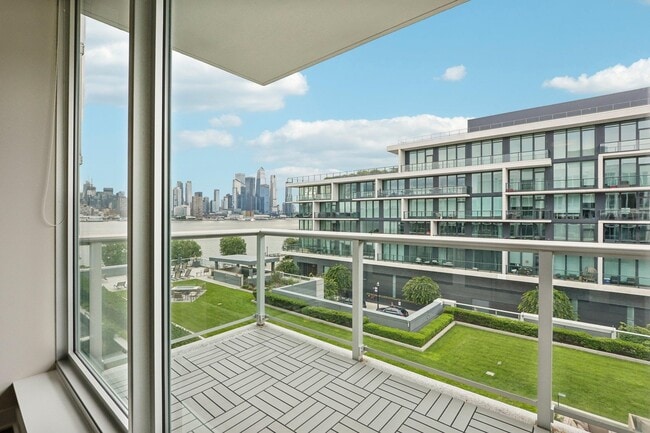 Building Photo - 1000 Ave at Port Imperial