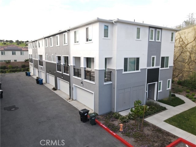 Building Photo - 1487 Skyline Ln