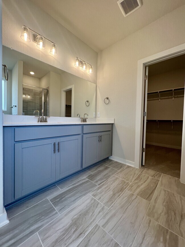 Building Photo - 14438 Inspiration Pt