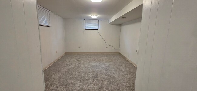Building Photo - 2904 Plum Dr