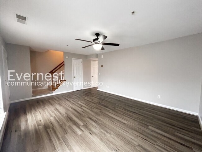 Building Photo - 1588 King James Dr