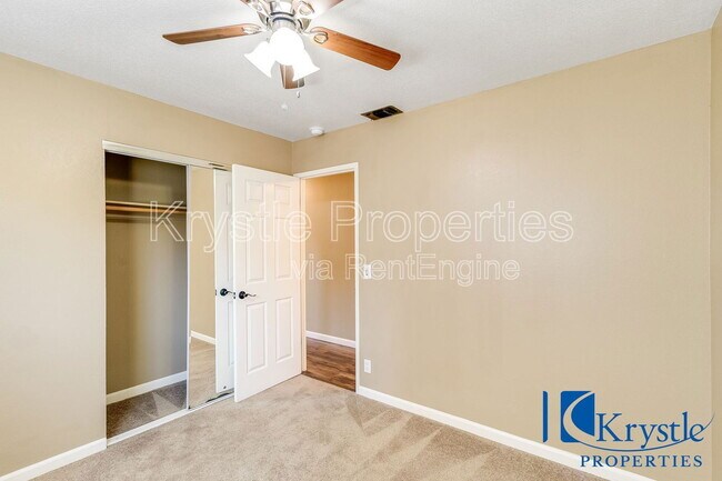 Building Photo - 225 Millbrook Way