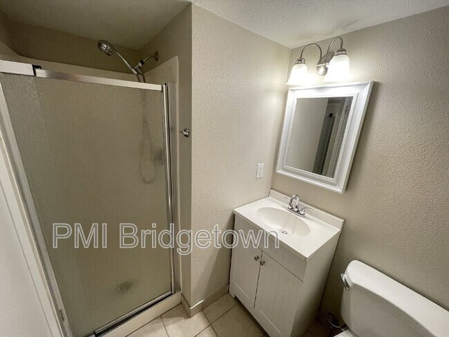 Building Photo - 15300 SE Lee Ave