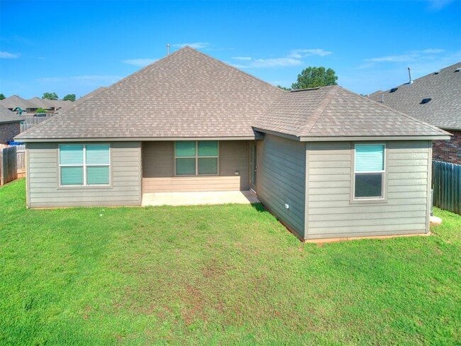 Building Photo - 3300 Brookstone Lakes Dr
