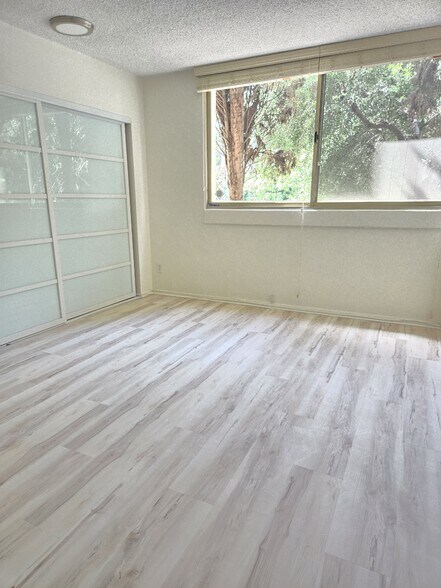 Building Photo - 1300 Midvale Ave