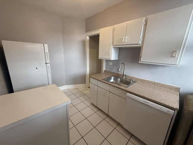 Building Photo - 4501 N Troy St