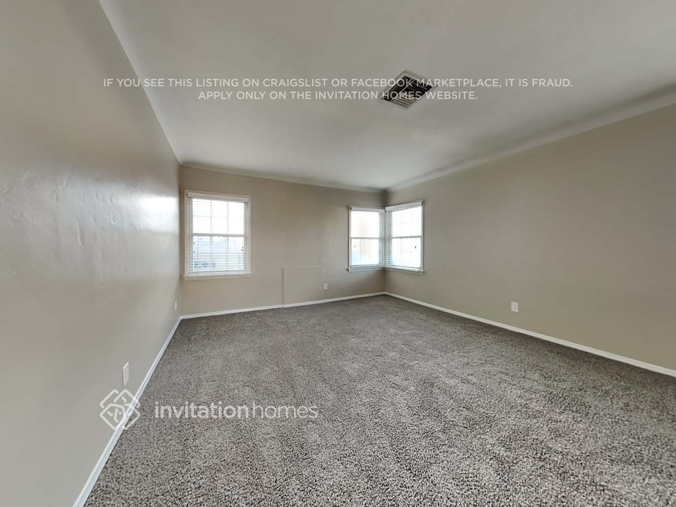 Building Photo - 1500 W 96th St