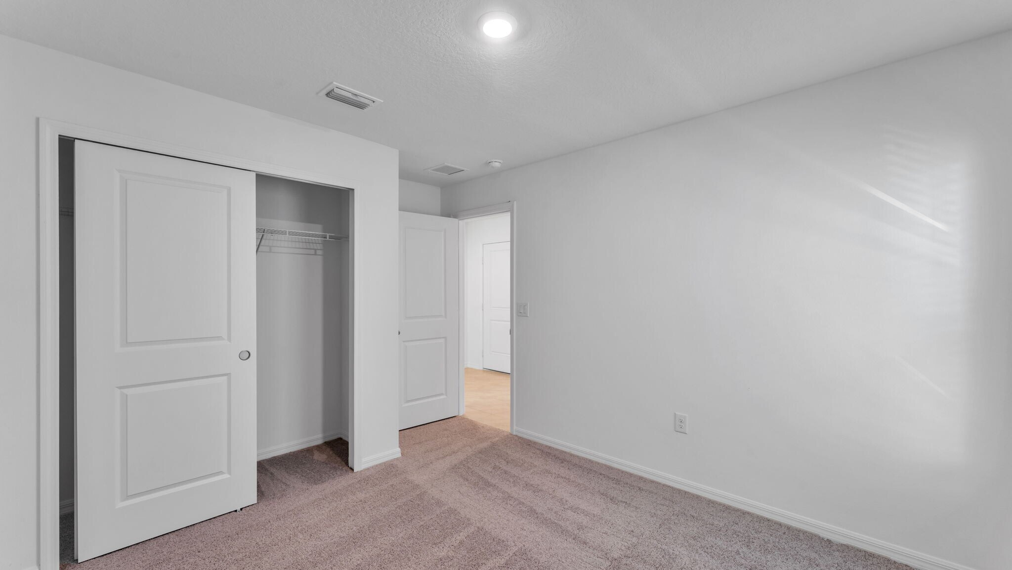 Building Photo - 638 Meadows Edge Pl