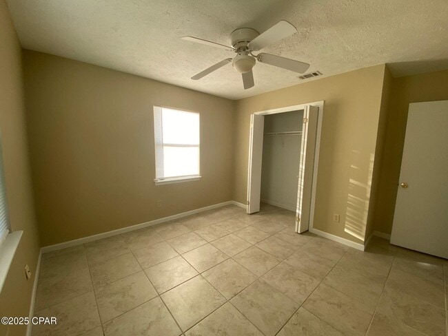 Building Photo - 625 N 9th St