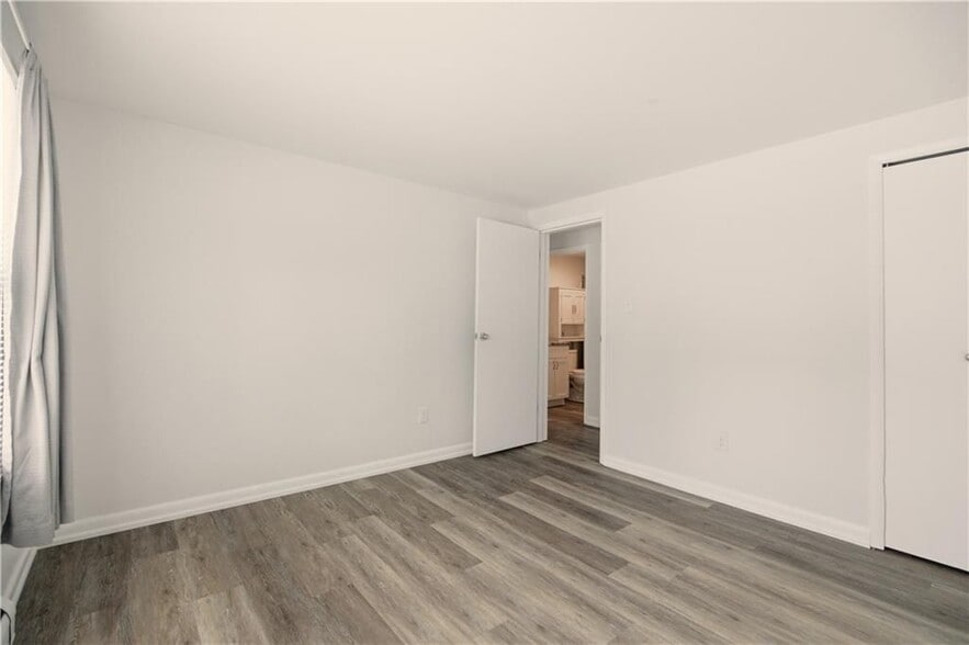 Building Photo - 1 Aquidneck Dr