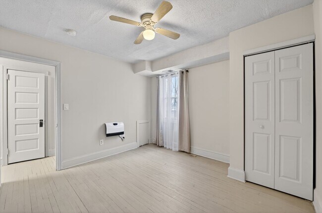 Building Photo - 1239 Penn St NE