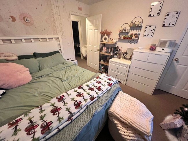 Building Photo - Radford, 3 BR / 1.5 BA, Available for the fall term