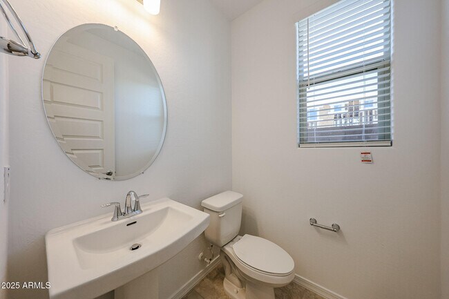 Building Photo - 8721 W Windsor Blvd