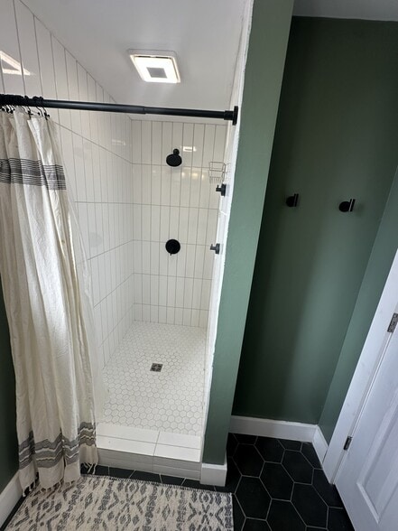 Building Photo - 4529 Golf Park Dr