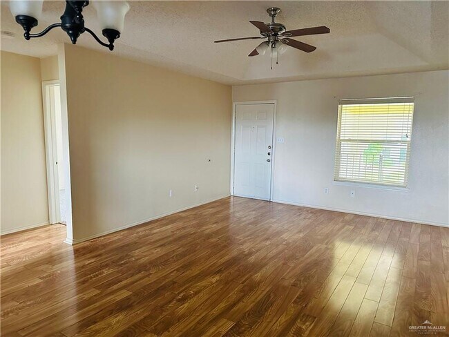 Building Photo - 15 Hibiscus Ave