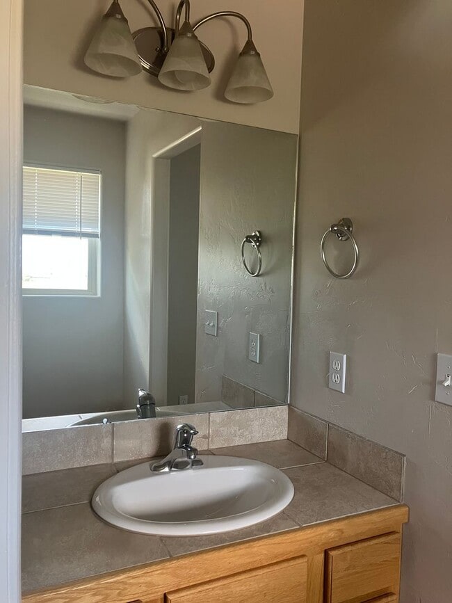 Building Photo - 1302 Kremer-2