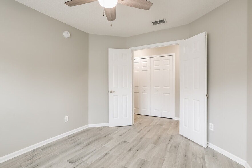 Building Photo - 320 Southlake Dr