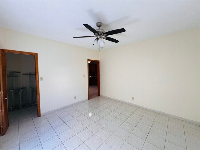 Building Photo - 34 Medford St