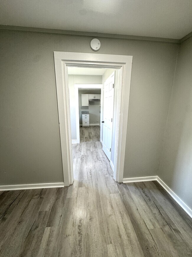 Building Photo - 105 Trail Dr