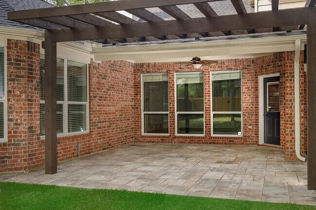 Building Photo - 14 Filigree Pines Pl
