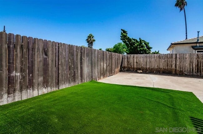 Building Photo - Remodeled 3 bedroom 2 bath.  Fenced yard. Outdoor shower, deck ,attached garage. Near beaches.