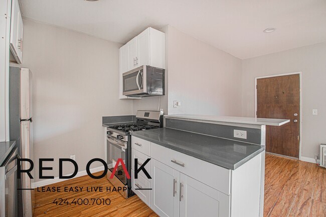 Building Photo - 6819 Laurel Canyon Blvd