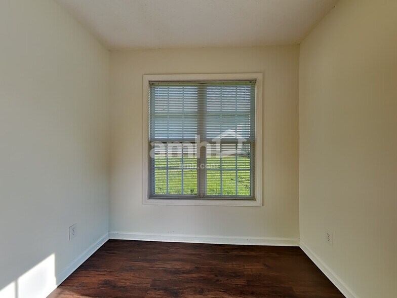 Building Photo - 115 Exeter Ct