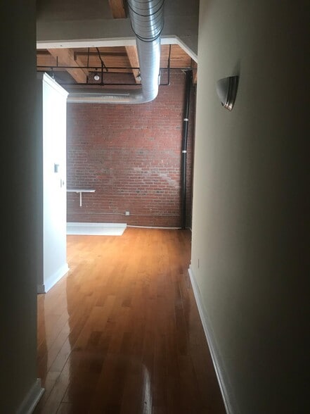 Building Photo - 1010 Arch St
