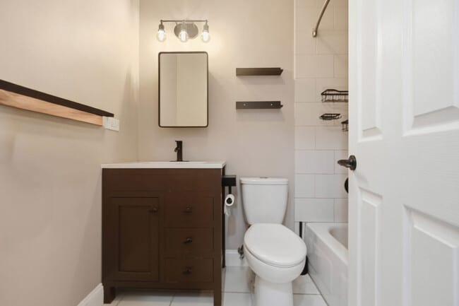 Building Photo - 1502-1507 7 Pines Rd