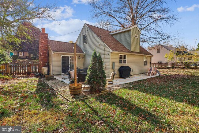 Building Photo - 832 Clifton Ave