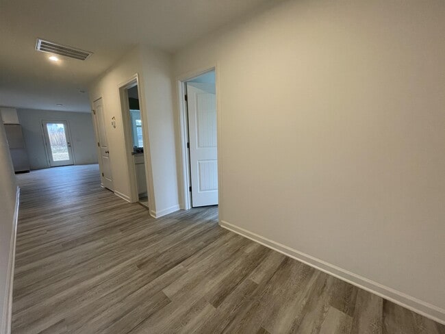 Building Photo - 49 Suhani Ln