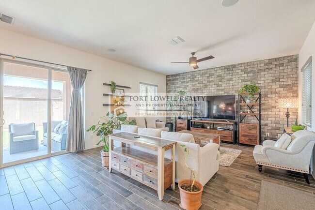 Building Photo - COMING SOON! Modern 4 Bedroom Home in Gate...