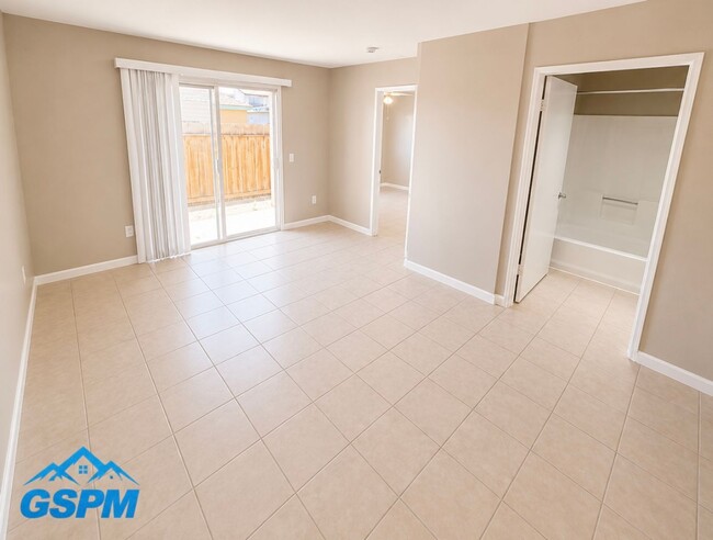 Interior Photo - 7570 Church St